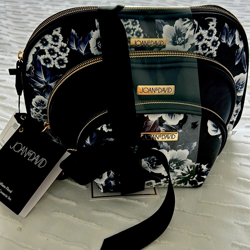 Joan and david Cosmetic toiletry kit
